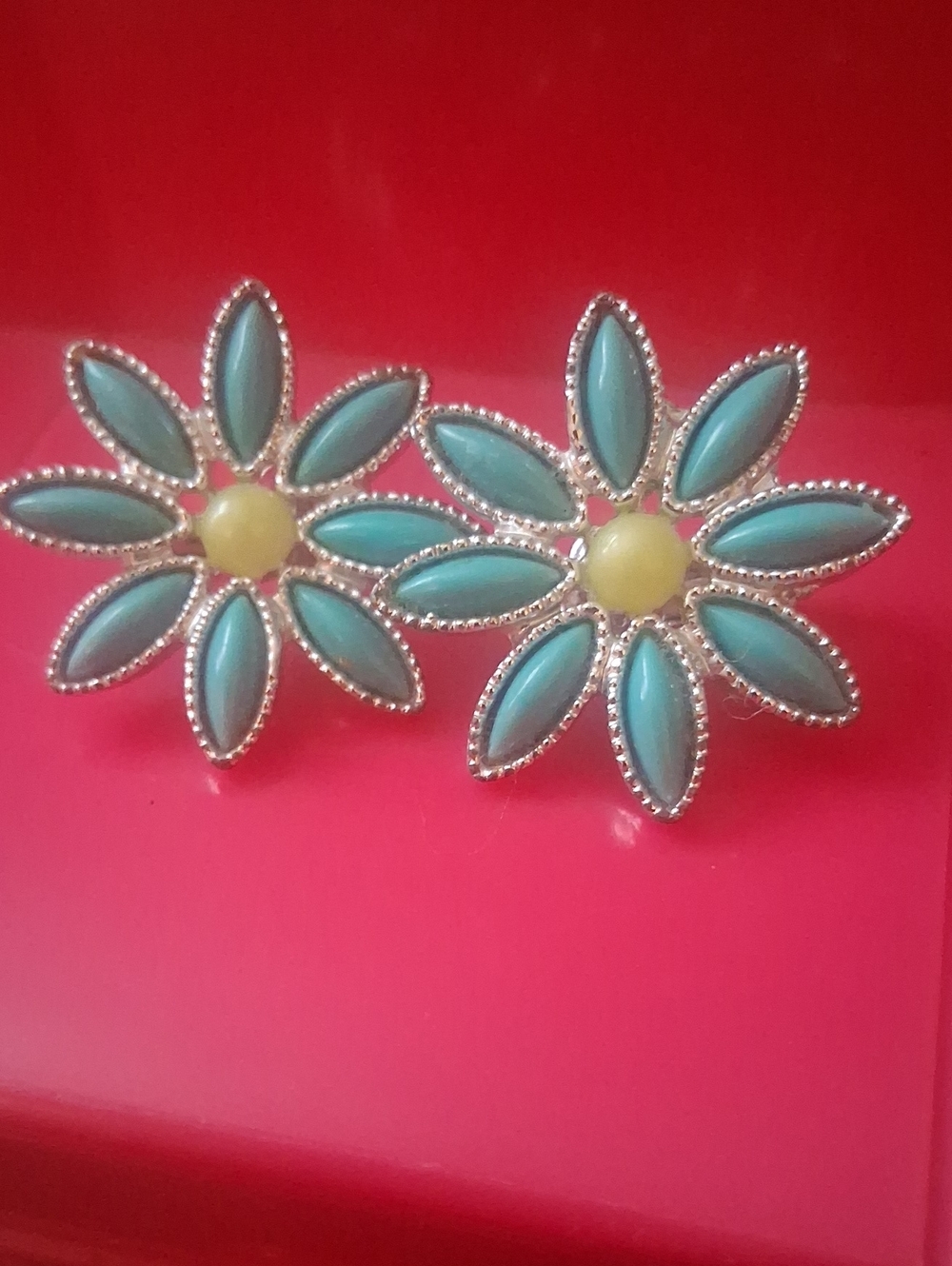 Sarah Coventry Turquoise and Yellow Daisy Stud Earrings